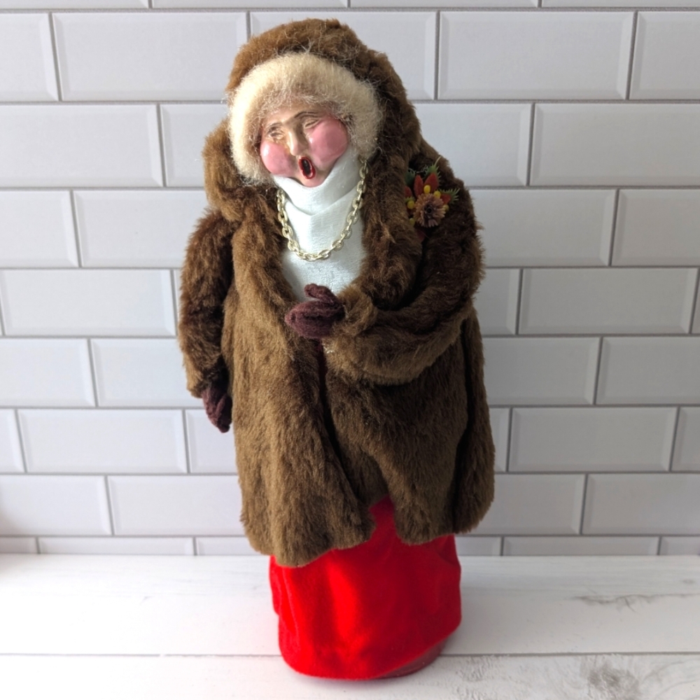 Vintage 1985 Paula Dean Christmas Caroler "Marguerite" holiday Decor collectible